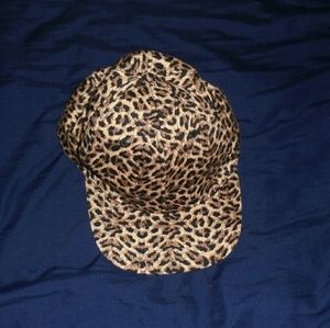 Leopard print snapback never worn